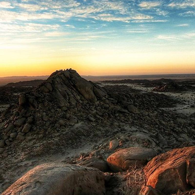 moon valley hike from jeddah-sm