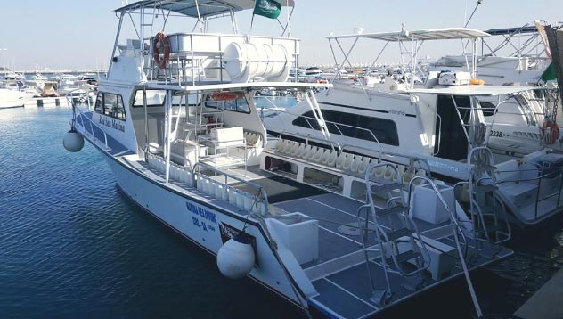 jeddah scuba diving boat tour-sm