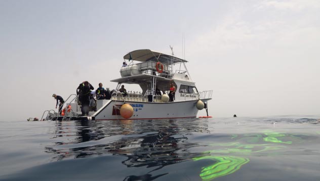 jeddah scuba diving boat tour-sm